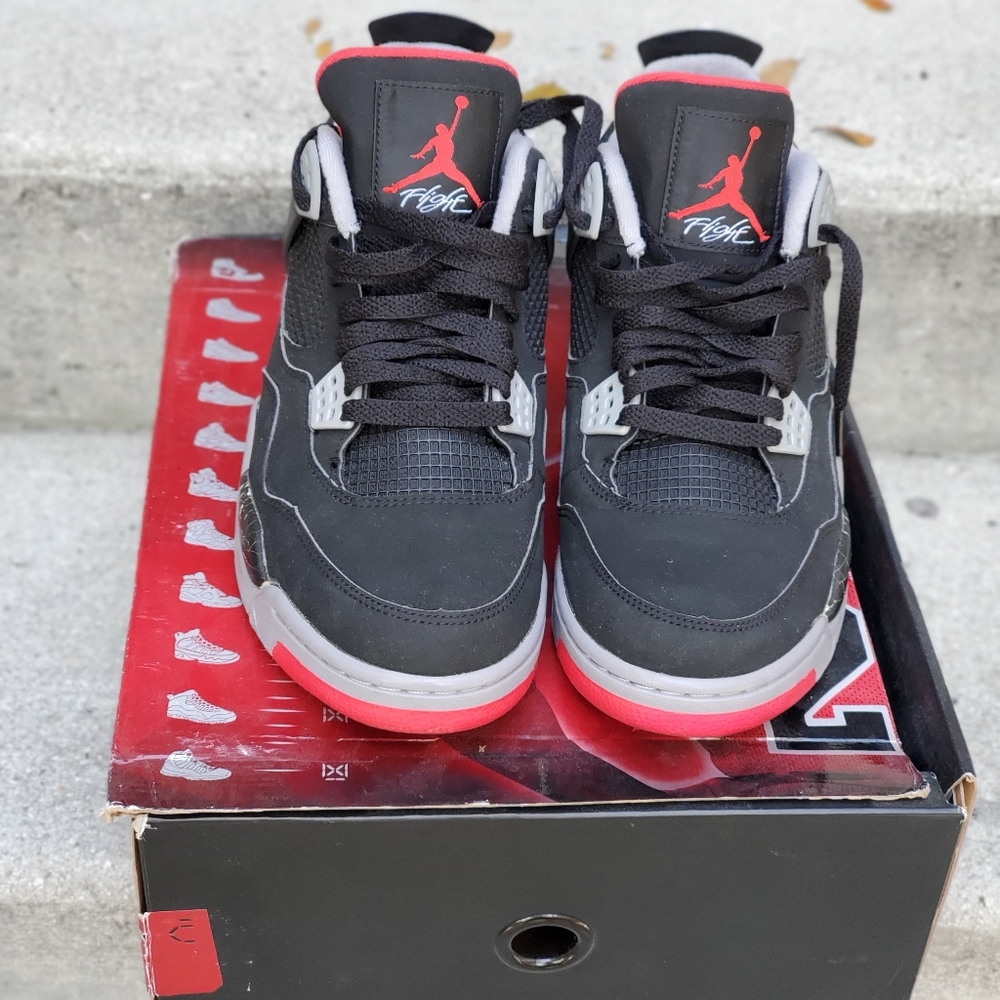 CDP bred 4s size 9.5